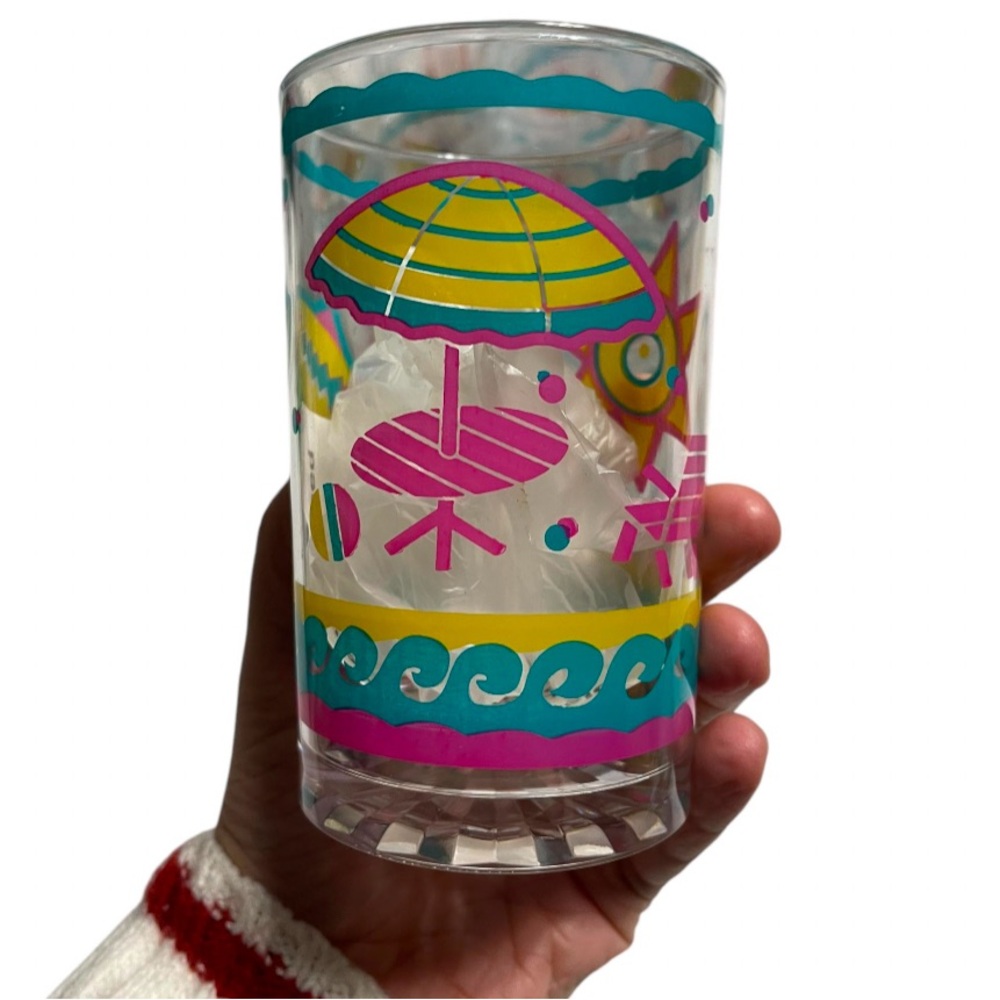 ( Lots 18 )Vintage Esso promotion Beach Theme plastic summer Glass Tumbler 90